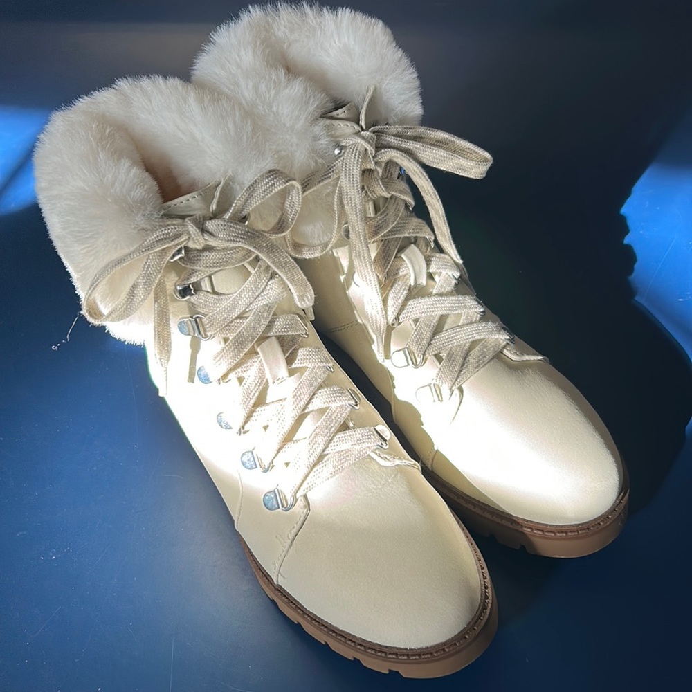 Esprit chunky white faux fur boots (7.5)